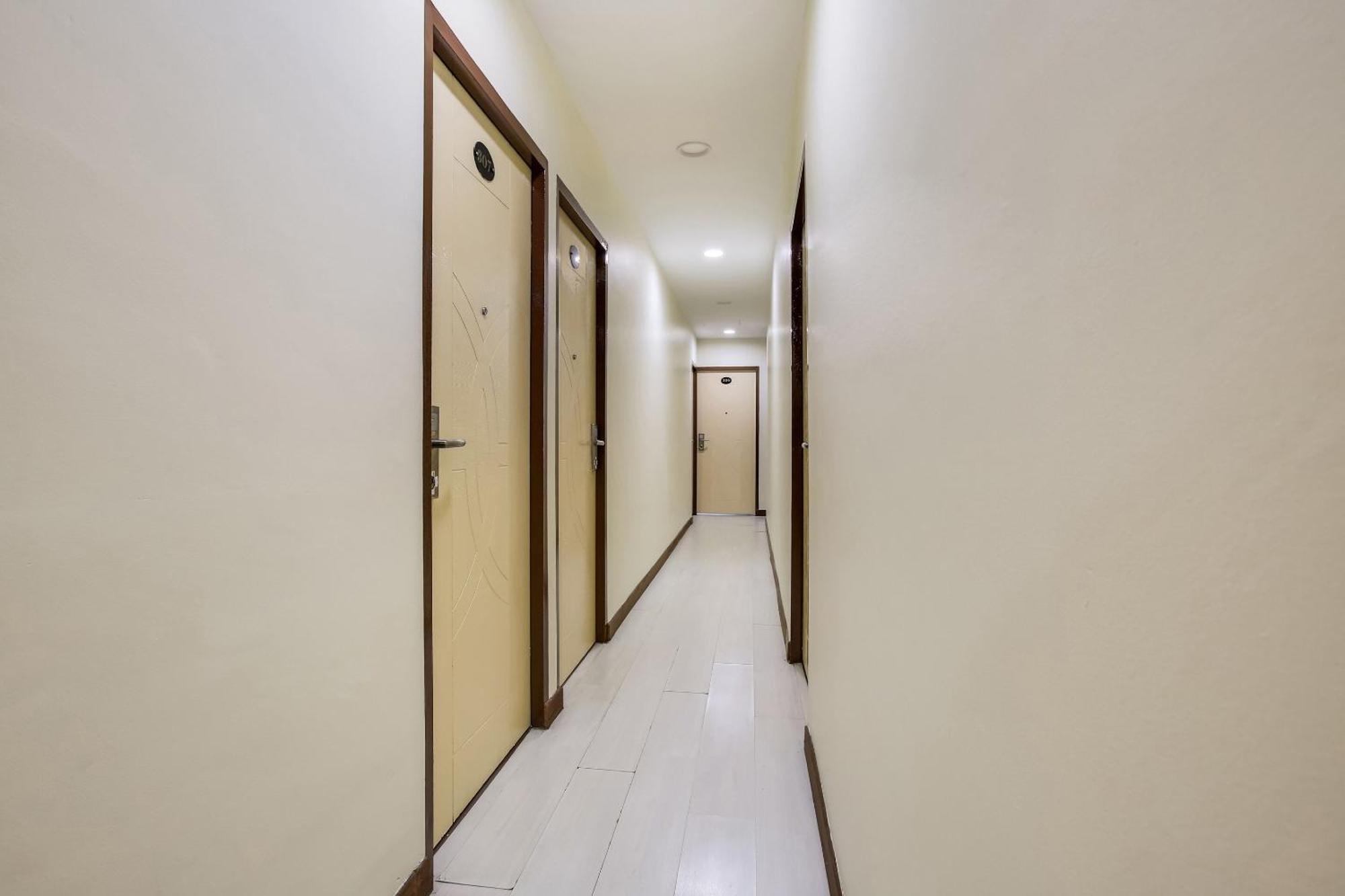Oyo 90282 Hotel Taj Inn, Seksyen 7 Shah Alam Exterior foto