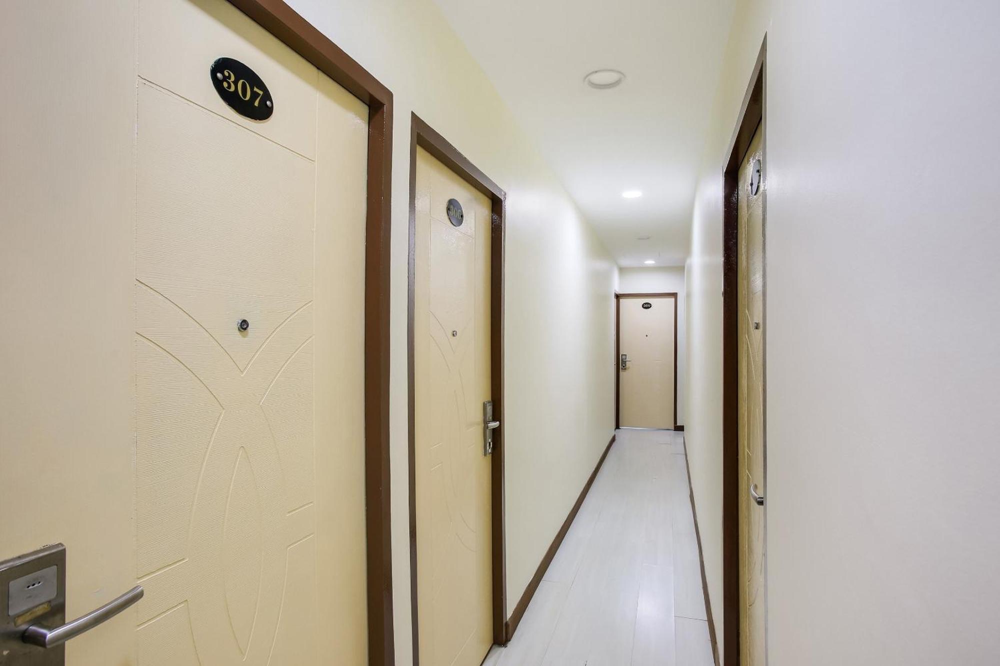 Oyo 90282 Hotel Taj Inn, Seksyen 7 Shah Alam Exterior foto