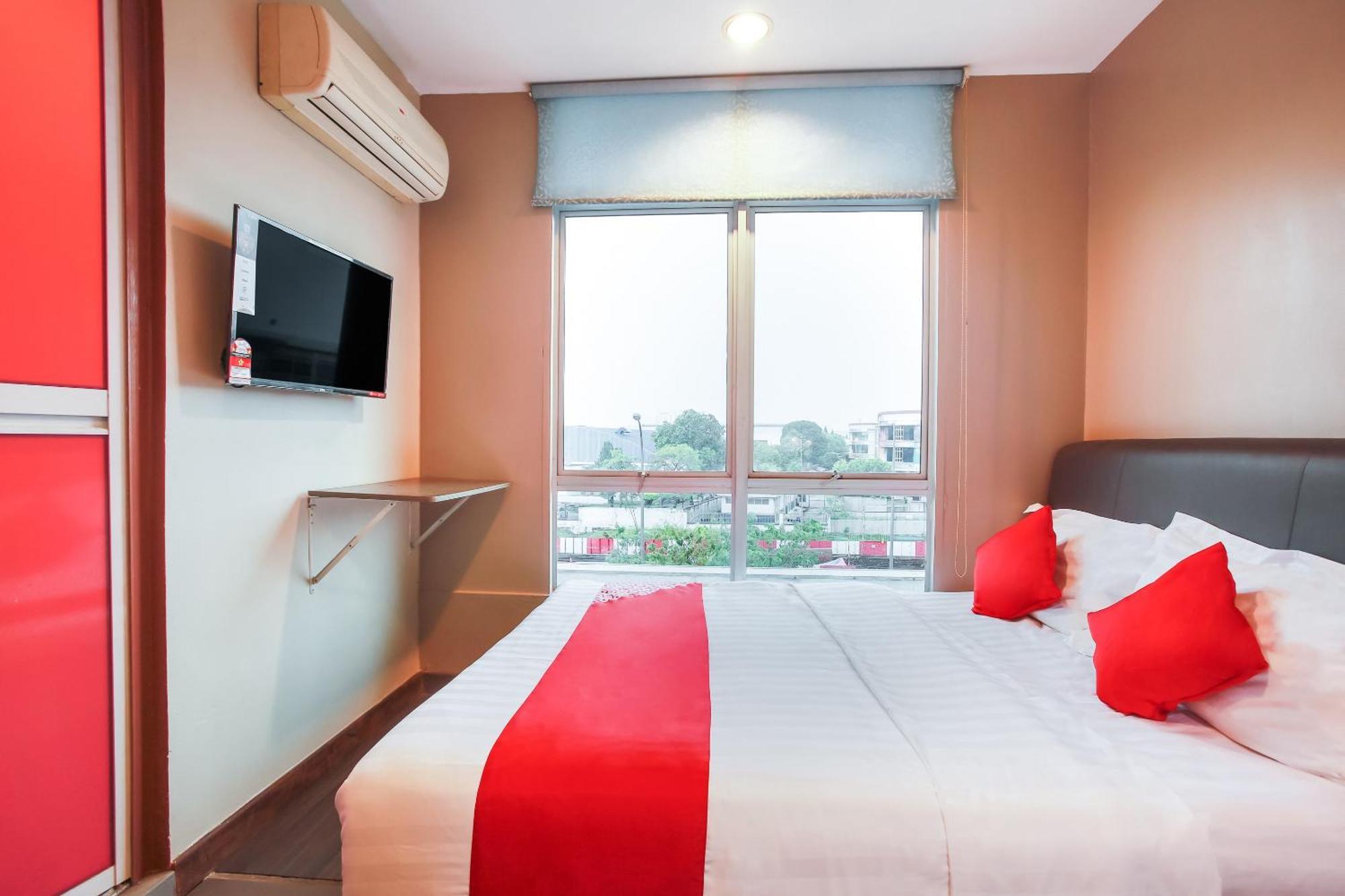 Oyo 90282 Hotel Taj Inn, Seksyen 7 Shah Alam Exterior foto